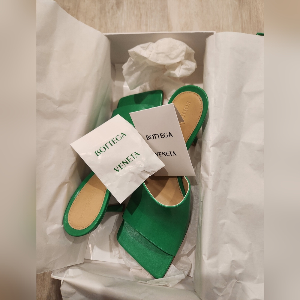 100% authentic -Bottega veneta stretch sandals